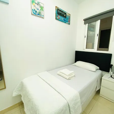 ホームステイ Singol In Shared In Cristianos Playa Vistas アロナ